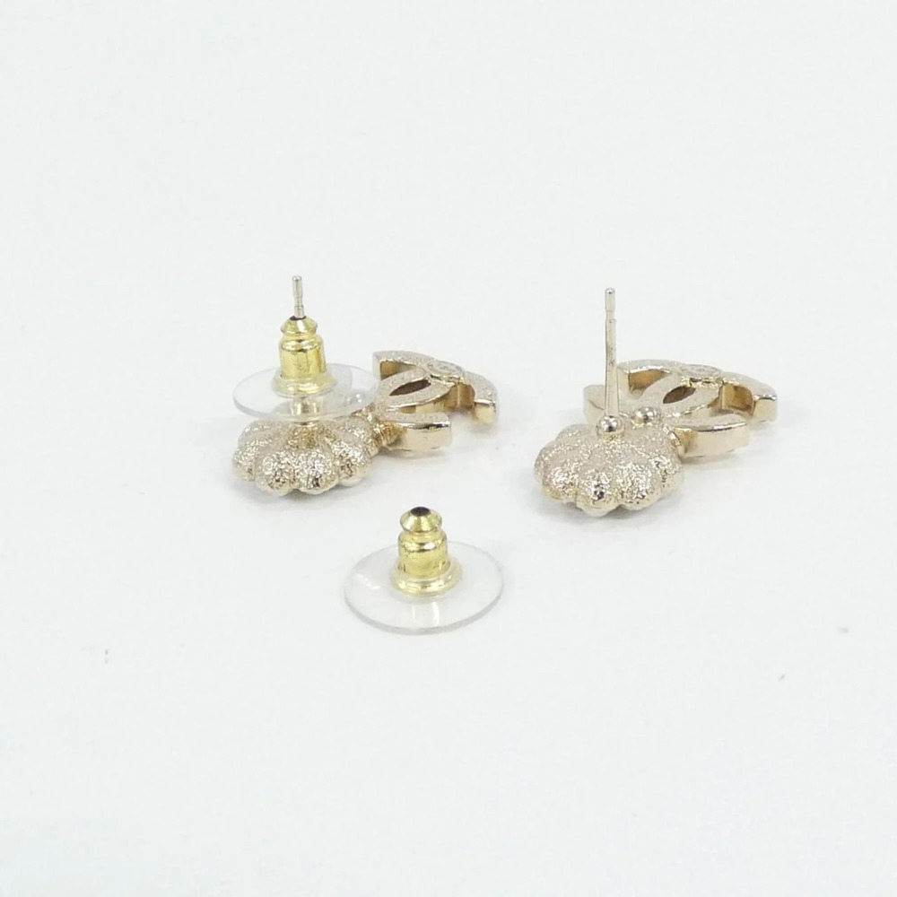 CHANEL White Earrings - Picture 3 of 3